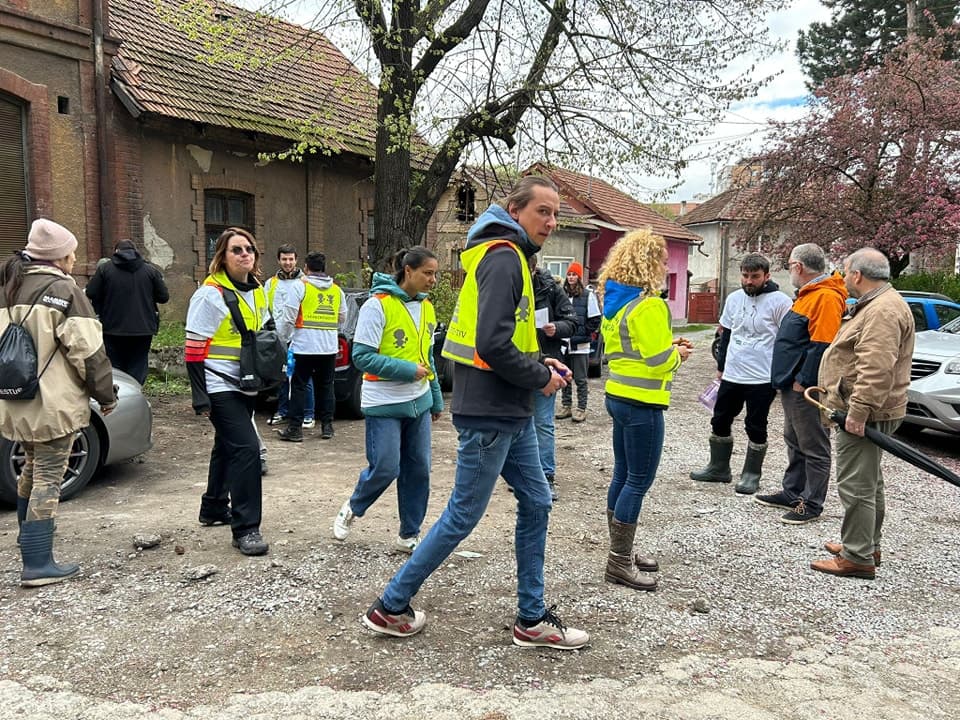 Cover Image for Am început acțiunea de ecologizare pe albia minunatului pârâu Maleia!