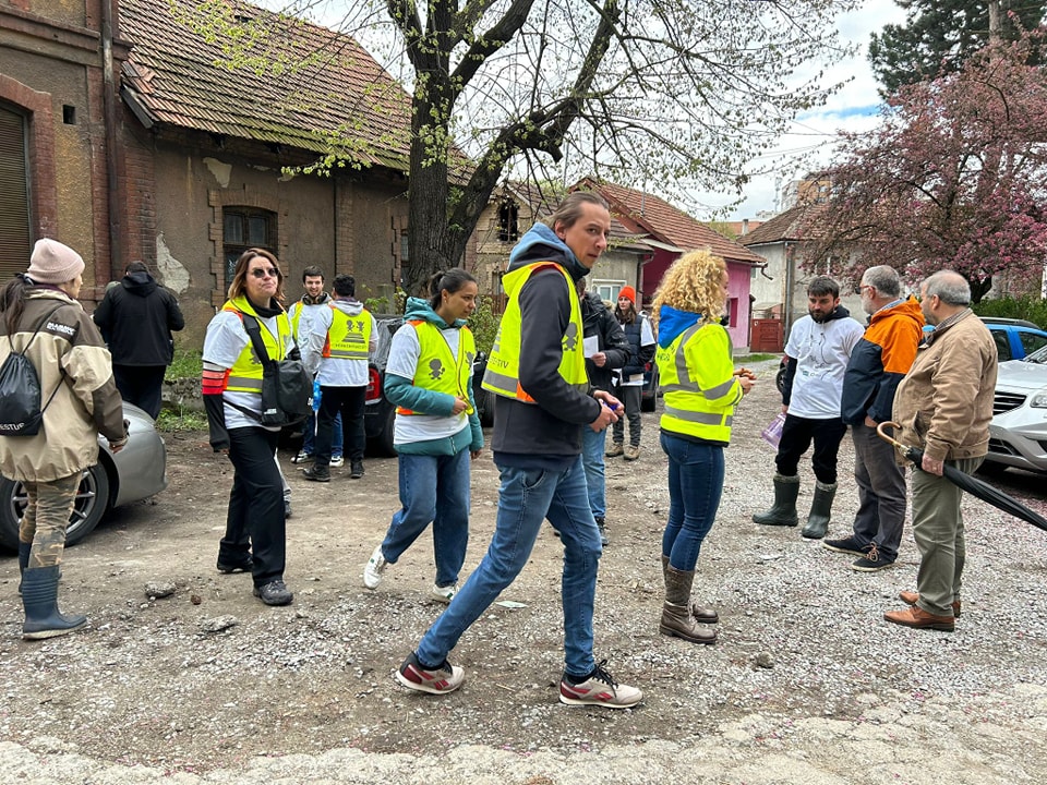 Cover Image for Am început acțiunea de ecologizare pe albia minunatului pârâu Maleia!